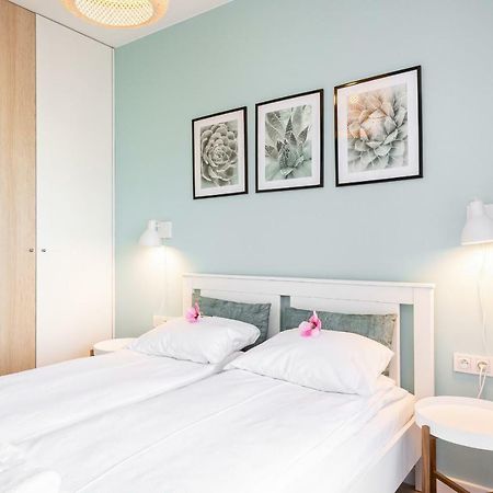 Apartment Walonska With Free Parking Wroclaw By Noclegi Renters ภายนอก รูปภาพ