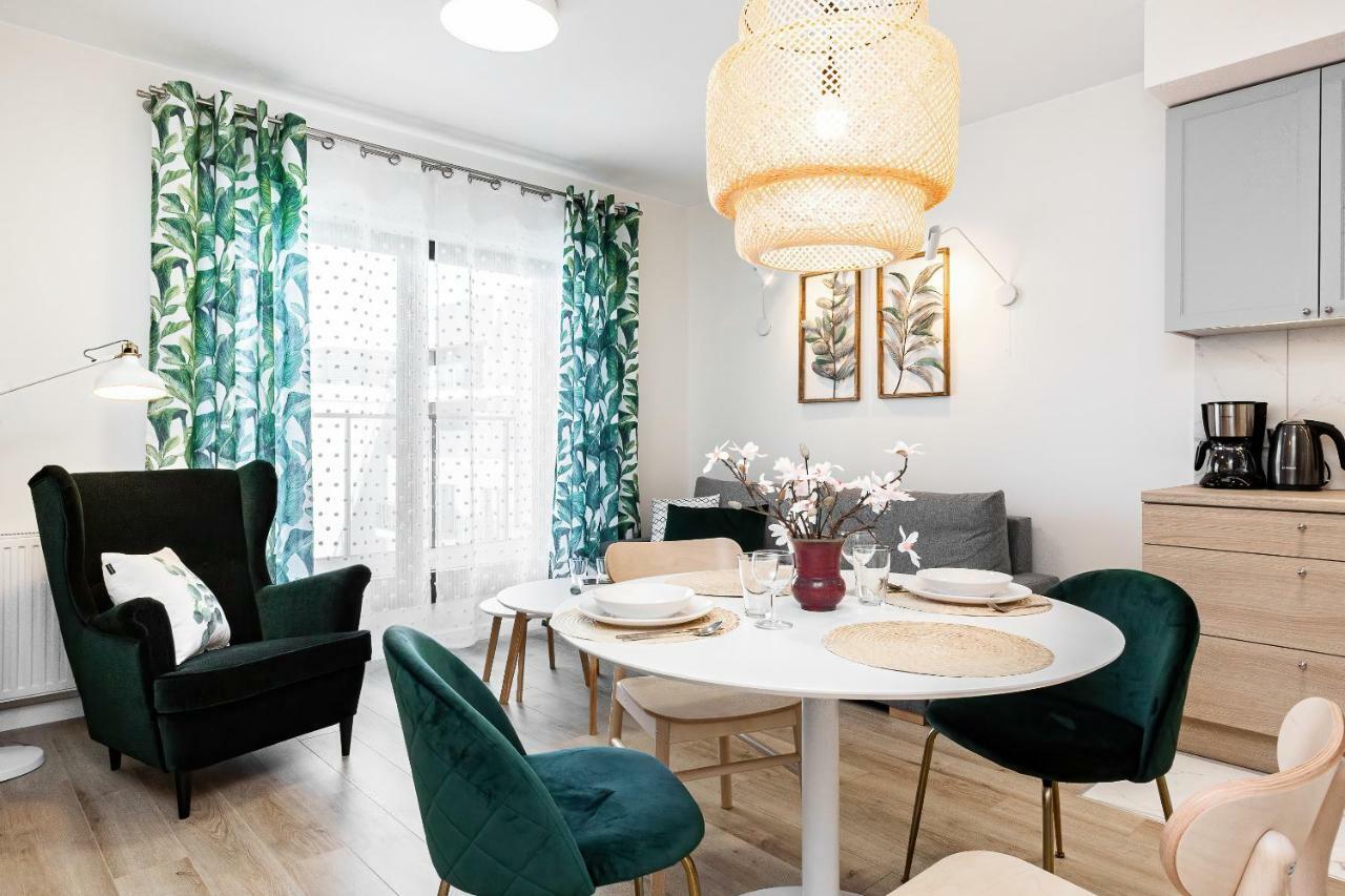 Apartment Walonska With Free Parking Wroclaw By Noclegi Renters ภายนอก รูปภาพ