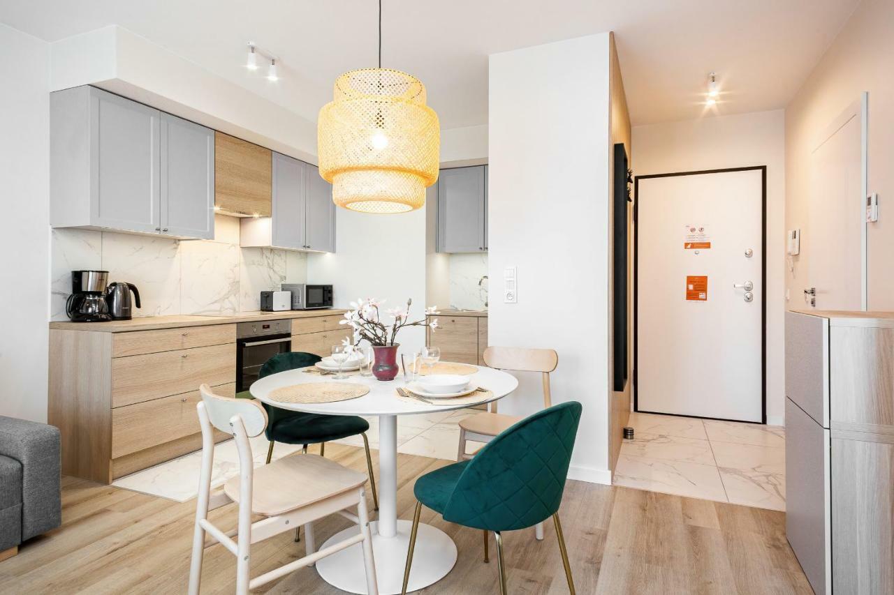 Apartment Walonska With Free Parking Wroclaw By Noclegi Renters ภายนอก รูปภาพ