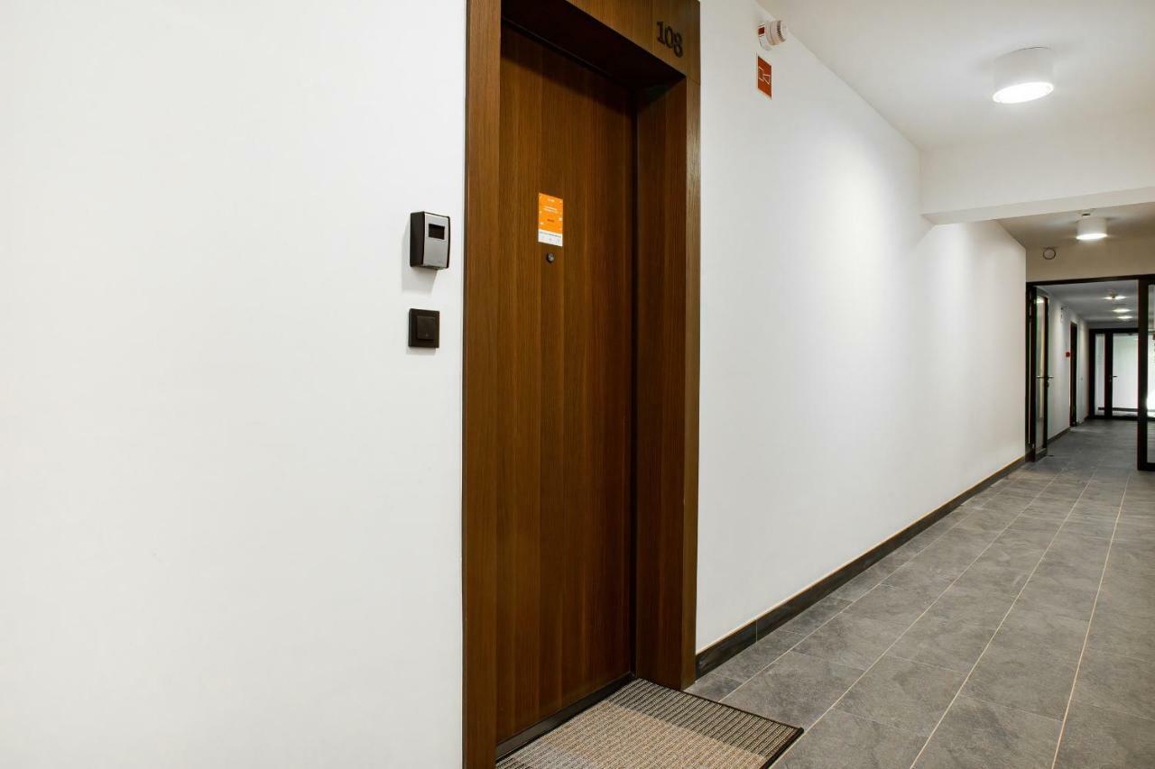 Apartment Walonska With Free Parking Wroclaw By Noclegi Renters ภายนอก รูปภาพ