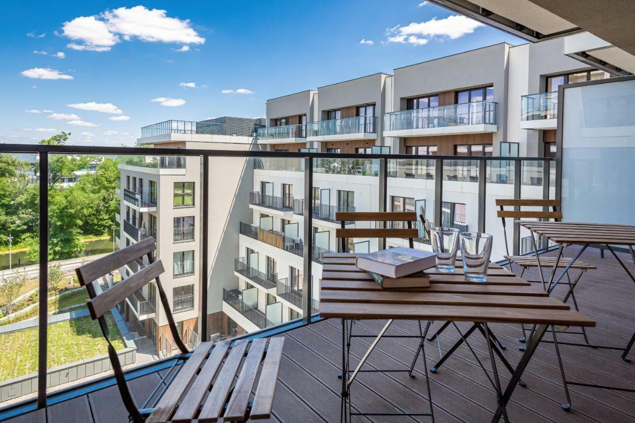 Apartment Walonska With Free Parking Wroclaw By Noclegi Renters ภายนอก รูปภาพ