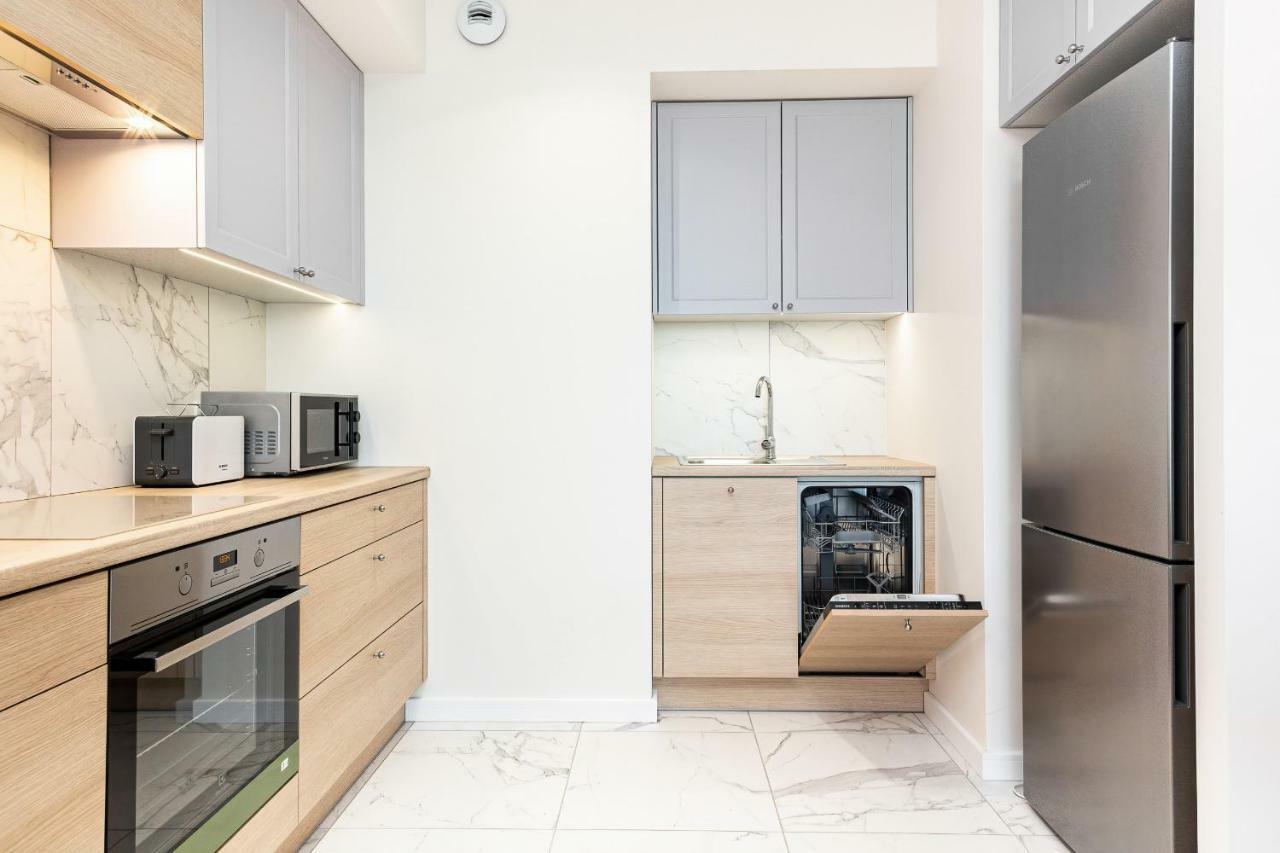 Apartment Walonska With Free Parking Wroclaw By Noclegi Renters ภายนอก รูปภาพ
